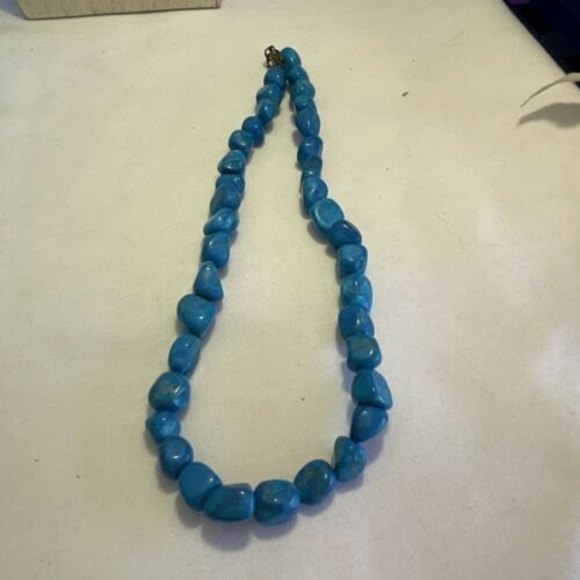 Chunky Turquoise Colored Blue Stone Beaded Necklace 16" - Picture 2 of 3